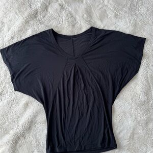 Lululemon women’s freedom batwing short sleeve tee
